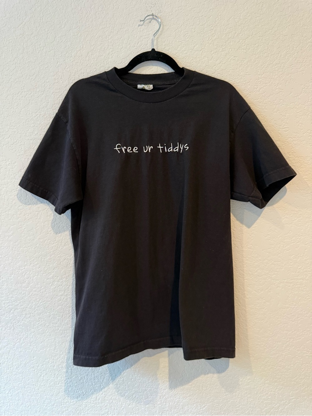 Black 'free ur tiddys' Graphic Tee